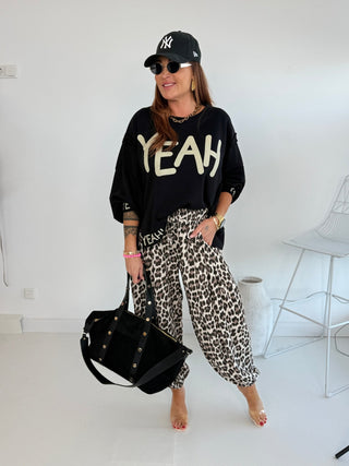 Sweater in Schwarz mit 'Yeah' Print vorne in Einheitsgröße für Damen - Levelone GmbH & Co. KG