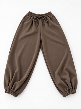 Joggerhose in Braun mit Bündchen am Saum für Damen. In Einheitsgröße 36-42 - Levelone GmbH & Co. KG