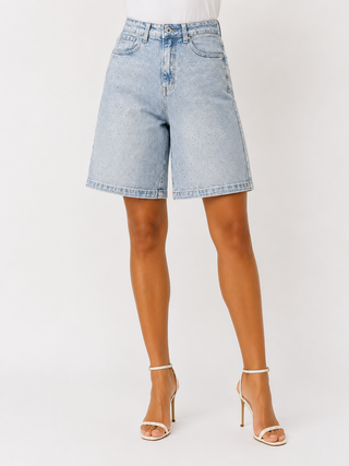 Jeansshorts in Blau in leichtem Used Look mit Strasssteinen