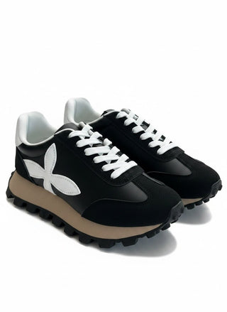 Sneaker in Schwarz